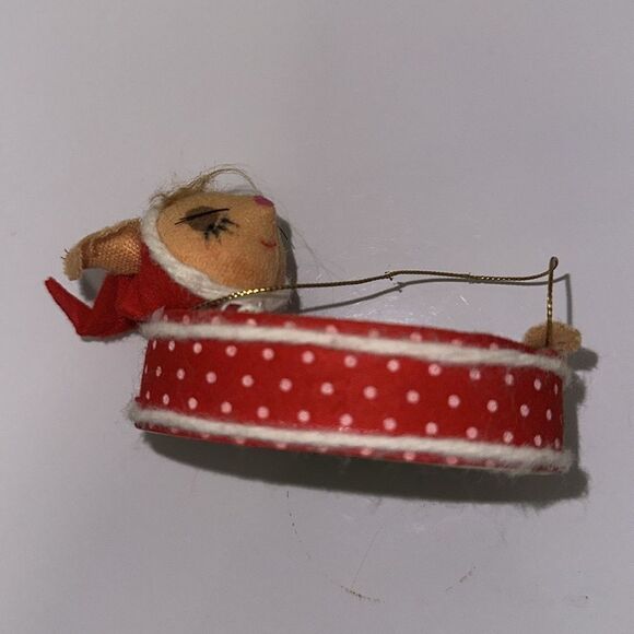 Vintage 60s Japan Made Felt Mouse Sleeping in a Bed Christmas Tree Ornament - Picture 5 of 5
